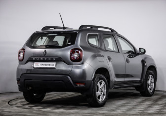 Подержанный автомобиль Renault Duster 2021 года (5 фото)