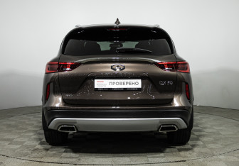 Подержанный автомобиль Infiniti QX50 2018 года (6 фото)
