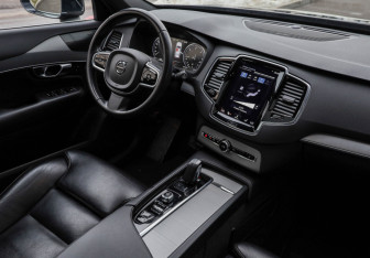 Подержанный автомобиль Volvo XC90 2019 года (9 фото)