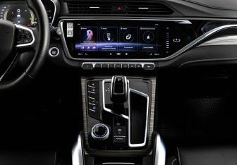 Подержанный автомобиль Geely Atlas Pro 2021 года (15 фото)