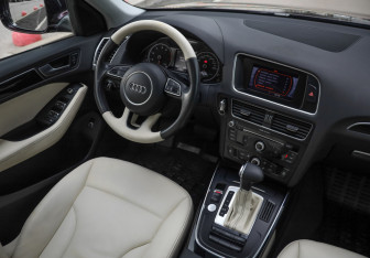 Подержанный автомобиль Audi Q5 2013 года (10 фото)