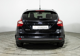 Подержанный автомобиль Ford Focus Hatchback 2013 года (6 фото)