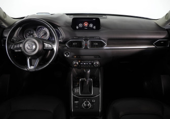 Подержанный автомобиль Mazda CX-5 2017 года (9 фото)