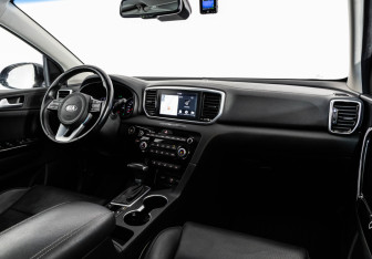 Подержанный автомобиль Kia Sportage 2018 года (9 фото)