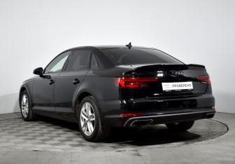 Подержанный автомобиль Audi A4 Sedan 2019 года (7 фото)