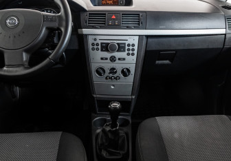 Подержанный автомобиль Opel Meriva 2008 года (12 фото)