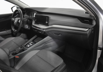 Подержанный автомобиль Skoda Octavia Liftback 2021 года (12 фото)