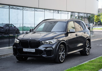 Подержанный автомобиль BMW X5 2019 года (3 фото)