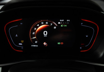 Подержанный автомобиль Geely Coolray 2023 года (12 фото)