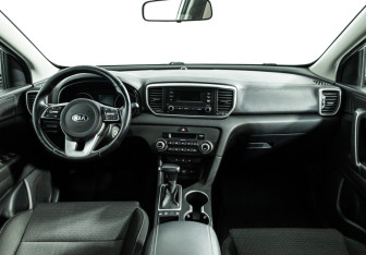 Подержанный автомобиль Kia Sportage 2018 года (13 фото)