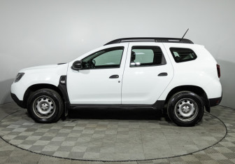 Подержанный автомобиль Renault Duster 2021 года (8 фото)