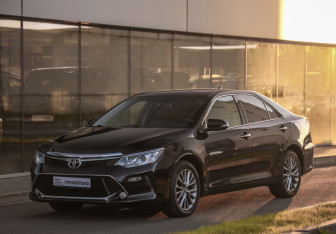Подержанный автомобиль Toyota Camry Sedan 2016 года (3 фото)