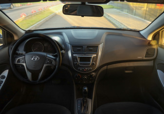 Подержанный автомобиль Hyundai Solaris Sedan 2015 года (11 фото)