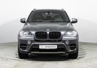 Подержанный автомобиль BMW X5 2012 года (2 фото)