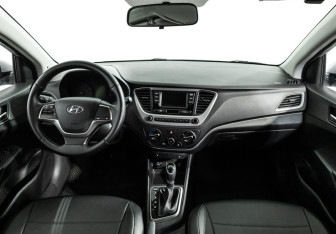 Подержанный автомобиль Hyundai Solaris Sedan 2017 года (13 фото)