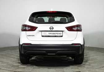 Подержанный автомобиль Nissan Qashqai 2021 года (6 фото)