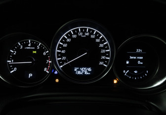 Подержанный автомобиль Mazda CX-5 2015 года (12 фото)