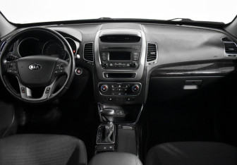 Подержанный автомобиль Kia Sorento 2018 года (13 фото)
