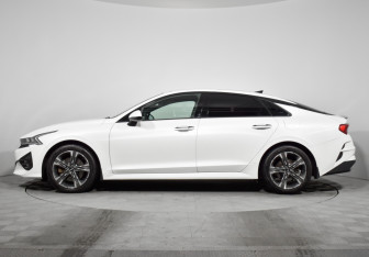 Подержанный автомобиль Kia K5 2021 года (8 фото)