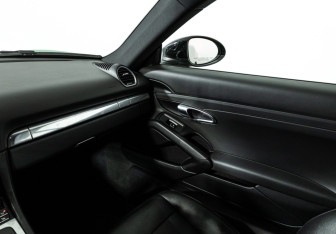 Подержанный автомобиль Porsche Cayman 2018 года (13 фото)