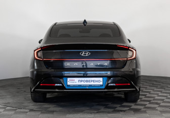 Подержанный автомобиль Hyundai Sonata 2020 года (8 фото)