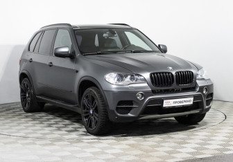 Подержанный автомобиль BMW X5 2012 года (3 фото)