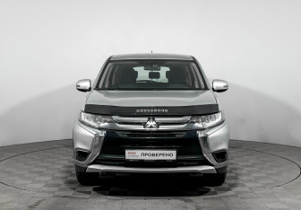 Подержанный автомобиль Mitsubishi Outlander 2016 года (2 фото)