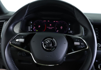 Подержанный автомобиль Skoda Kodiaq 2022 года (17 фото)