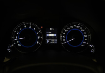 Подержанный автомобиль Infiniti QX70 2013 года (13 фото)