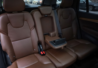 Подержанный автомобиль Volvo XC90 2019 года (24 фото)