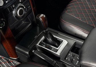 Подержанный автомобиль Toyota Land Cruiser Prado 2015 года (12 фото)