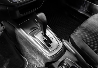 Подержанный автомобиль Mitsubishi Lancer Sedan 2006 года (11 фото)