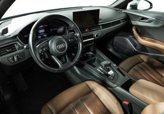 Подержанный автомобиль Audi A4 Sedan 2020 года (11 фото)