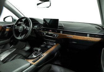 Подержанный автомобиль Audi A4 Sedan 2020 года (9 фото)