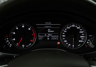 Подержанный автомобиль Audi A6 Sedan 2012 года (12 фото)