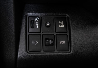 Подержанный автомобиль Toyota RAV4 2010 года (19 фото)