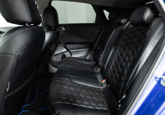Подержанный автомобиль Kia Ceed Hatchback 2019 года (10 фото)