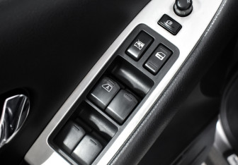 Подержанный автомобиль Nissan Murano Suv 2010 года (12 фото)