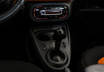 Подержанный автомобиль Smart Forfour 2016 года (13 фото)