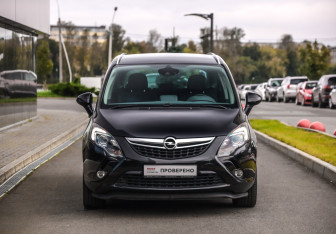 Подержанный автомобиль Opel Zafira Compactvan 2014 года (4 фото)