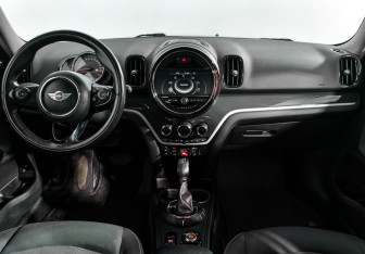 Подержанный автомобиль MINI Countryman 2017 года (14 фото)