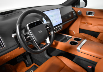 Подержанный автомобиль LiXiang L9 2023 года (9 фото)