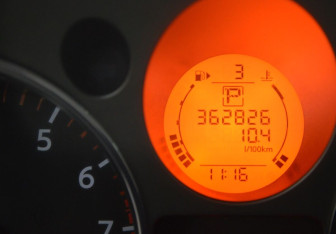 Подержанный автомобиль Nissan X-Trail 2008 года (15 фото)