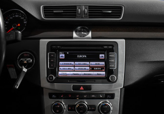 Подержанный автомобиль Volkswagen Passat Sedan 2012 года (16 фото)