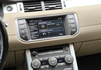 Подержанный автомобиль Land Rover Range Rover Evoque 2015 года (23 фото)