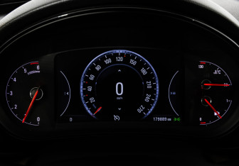 Подержанный автомобиль Opel Insignia Wagon 2014 года (22 фото)