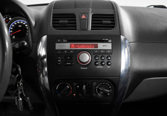 Подержанный автомобиль Suzuki SX4 Hatchback 2013 года (16 фото)