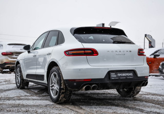 Подержанный автомобиль Porsche Macan 2015 года (9 фото)