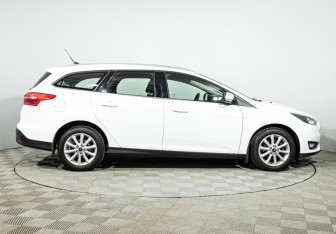 Подержанный автомобиль Ford Focus Wagon 2018 года (4 фото)