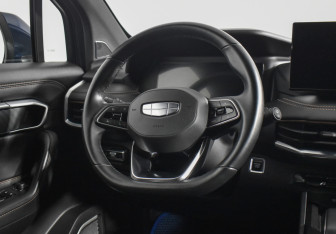 Подержанный автомобиль Geely Okavango 2023 года (16 фото)